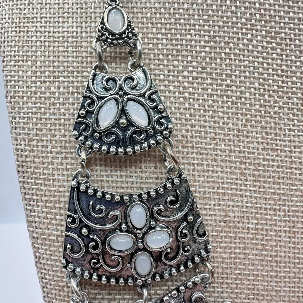 Vintage‎ 80s Boho Tribal Necklace Silver Tone White Stone Coin Dangle